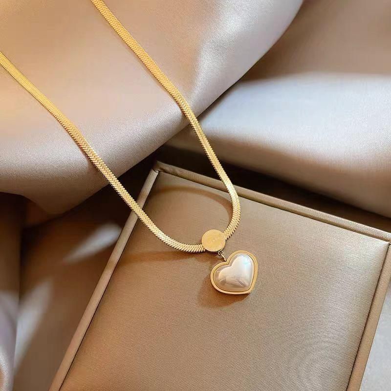 Heart Pearl Pendant Necklace