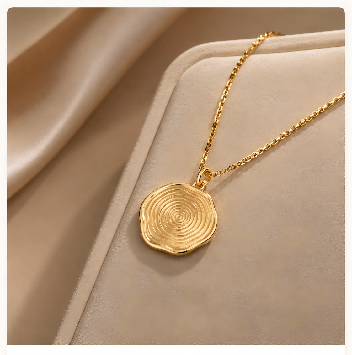 Ripple Disc Necklace